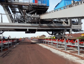 Vervangen transportinstallatie ijzerertsoverslag