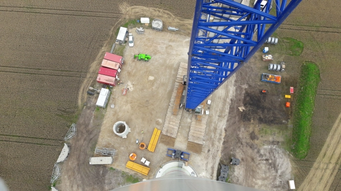 Opbouwen 126 meter hoge betonnen windmolen