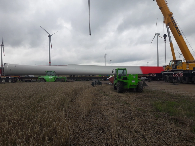 Opbouwen 126 meter hoge betonnen windmolen