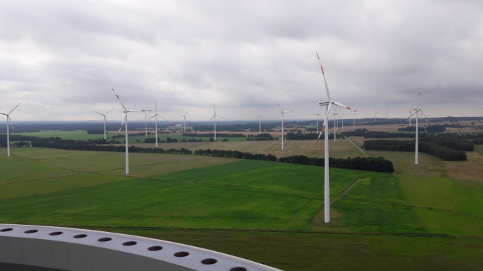 Opbouwen 126 meter hoge betonnen windmolen